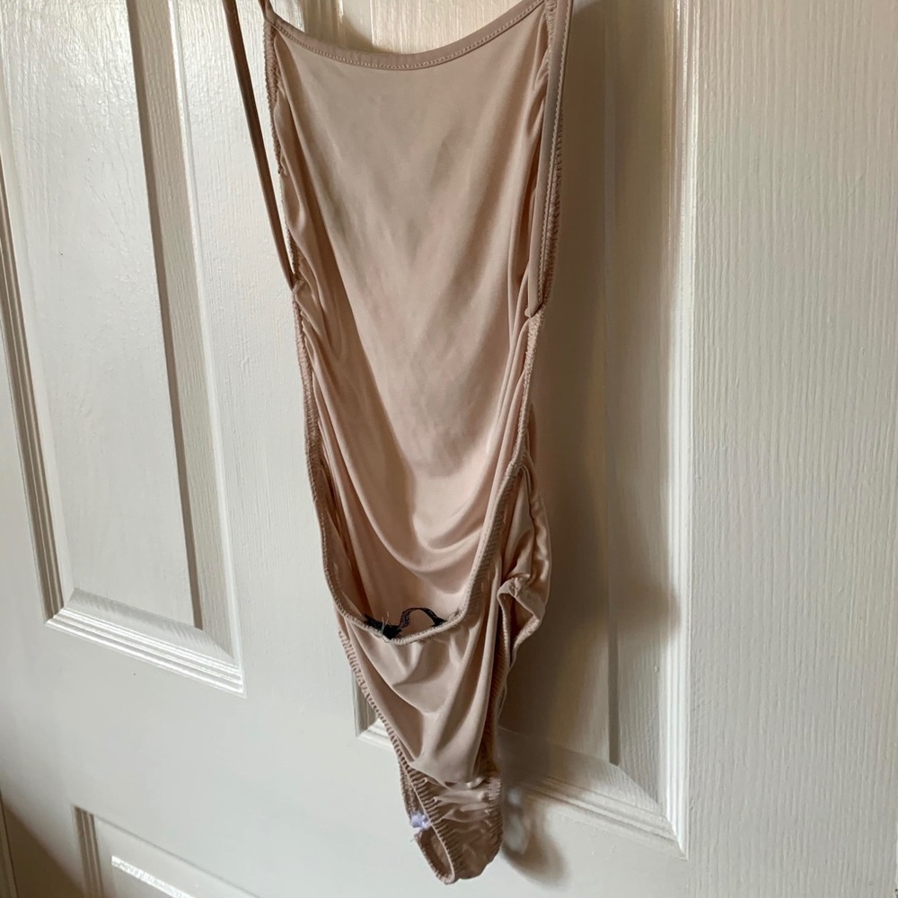 Boohoo Backless Bodysuit - Picture 2 of 2